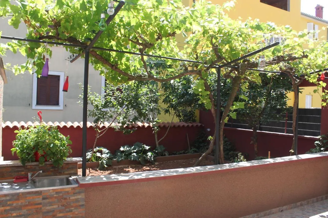 Apartment Santo Domingo プーラ